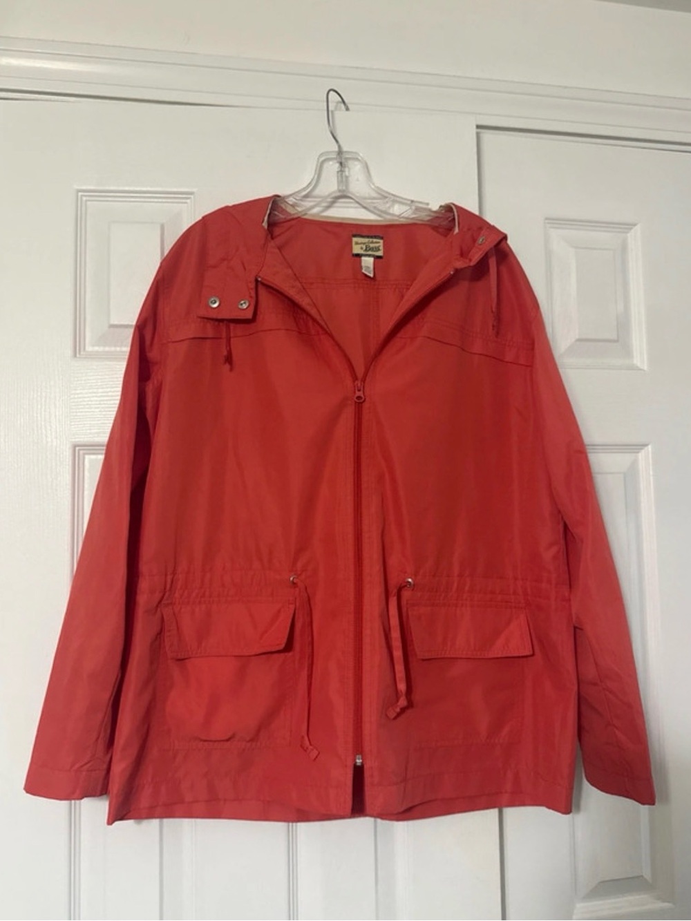 Bass Heritage Collection coral windbreaker rain jacket Size US M